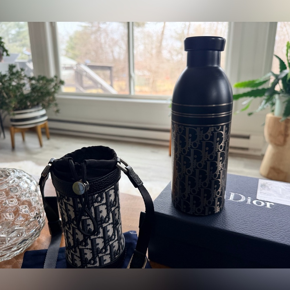 Dior Navy Blue Stainless Water Tumbler/Crossbody Bag With Dust bag Box & Bag GWP - Picture 6 of 16